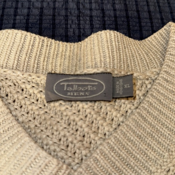 Talbots Men’s Knitted Sweater - Picture 2 of 2